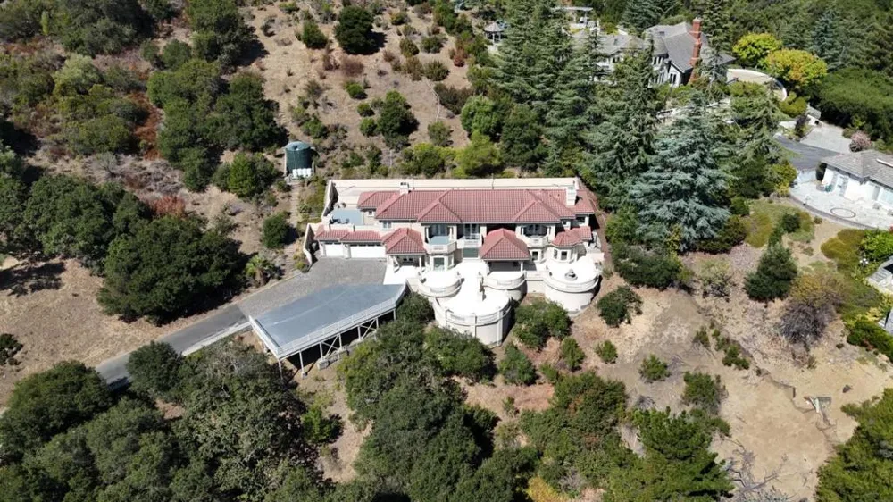 11837 Upland Way Cupertino, CA 95014