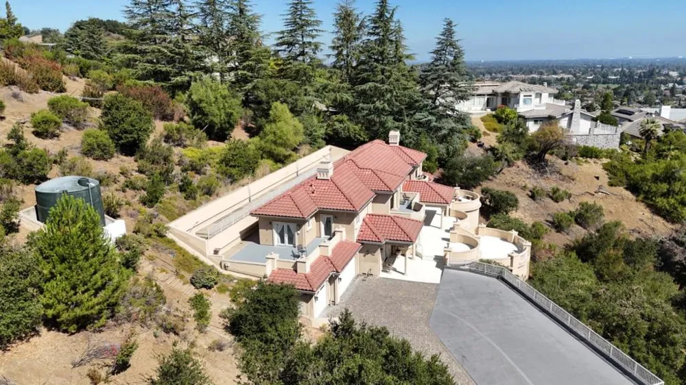 11837 Upland Way Cupertino, CA 95014