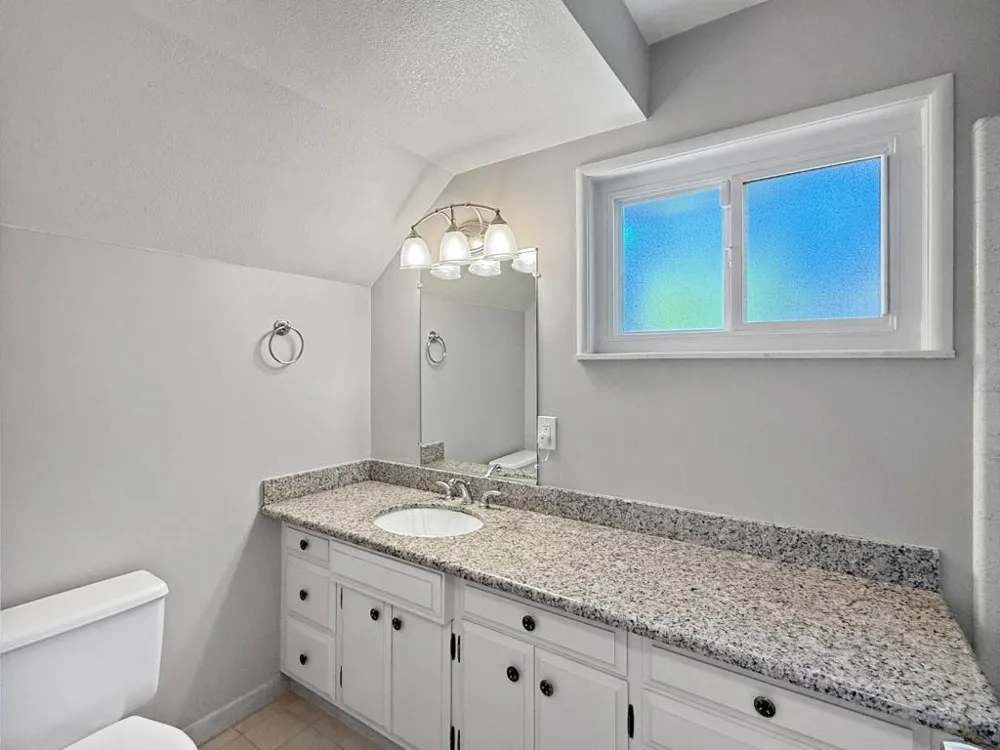 527 Hilbar Lane Palo Alto, CA 94303