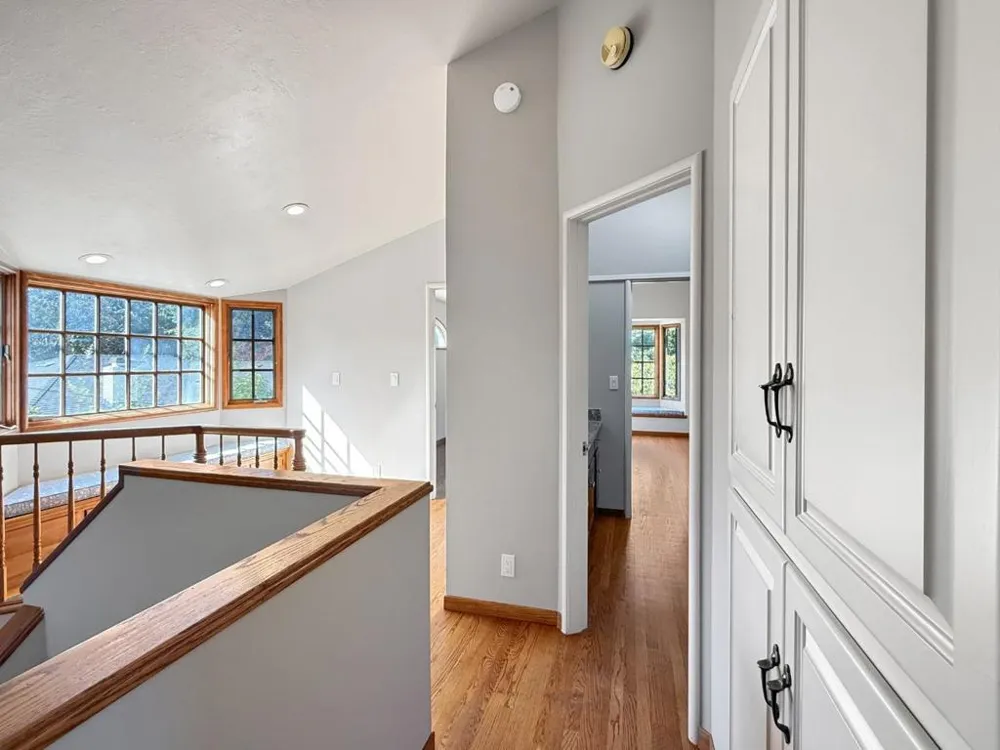 527 Hilbar Lane Palo Alto, CA 94303