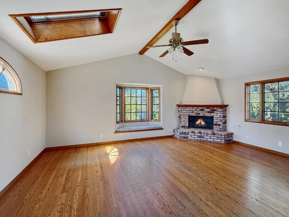 527 Hilbar Lane Palo Alto, CA 94303