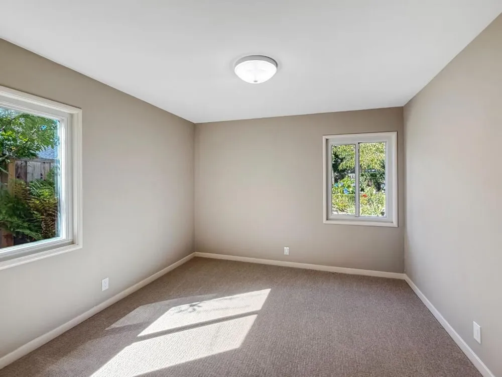527 Hilbar Lane Palo Alto, CA 94303