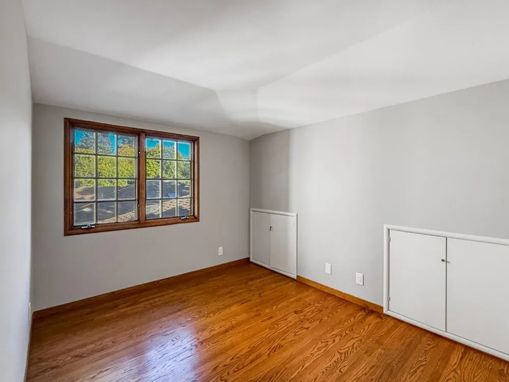 527 Hilbar Lane Palo Alto, CA 94303