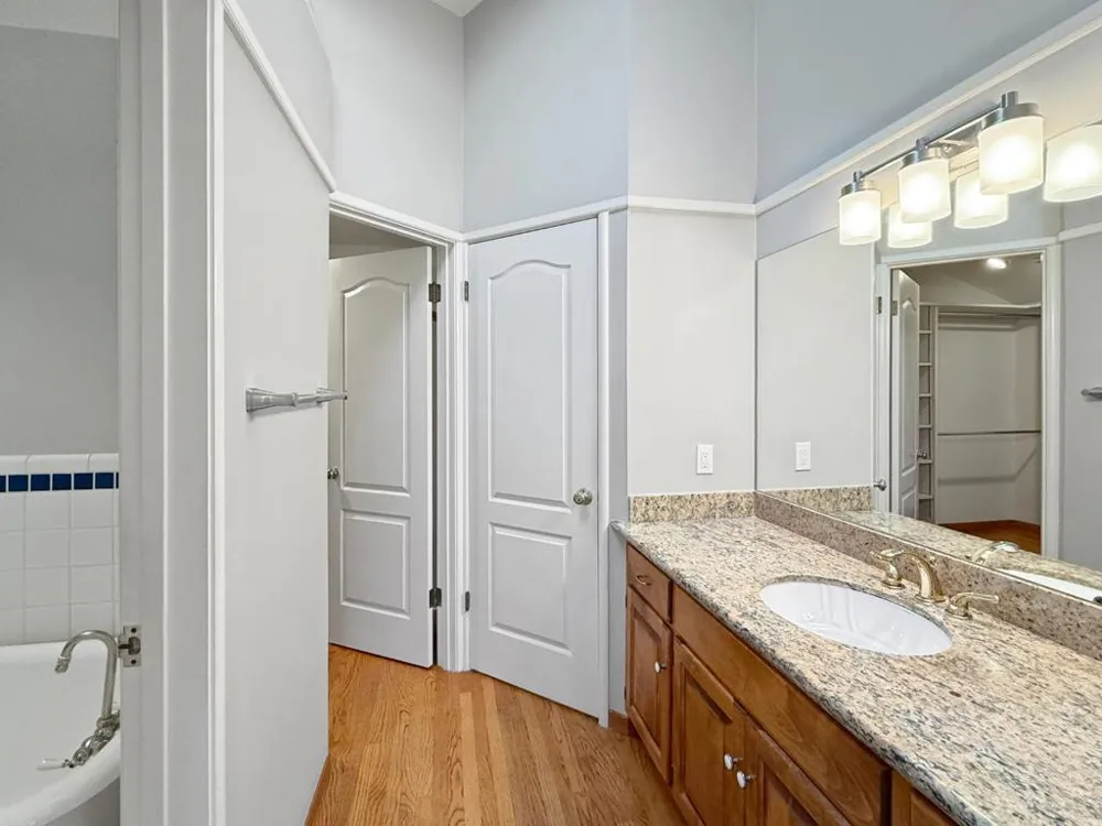 527 Hilbar Lane Palo Alto, CA 94303