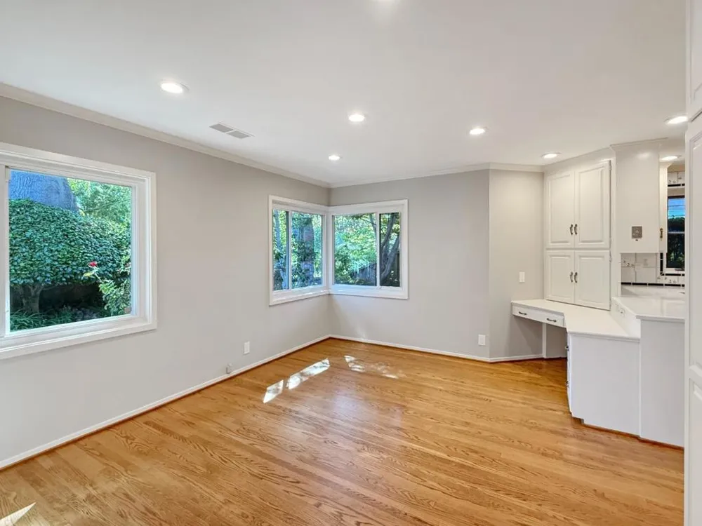 527 Hilbar Lane Palo Alto, CA 94303