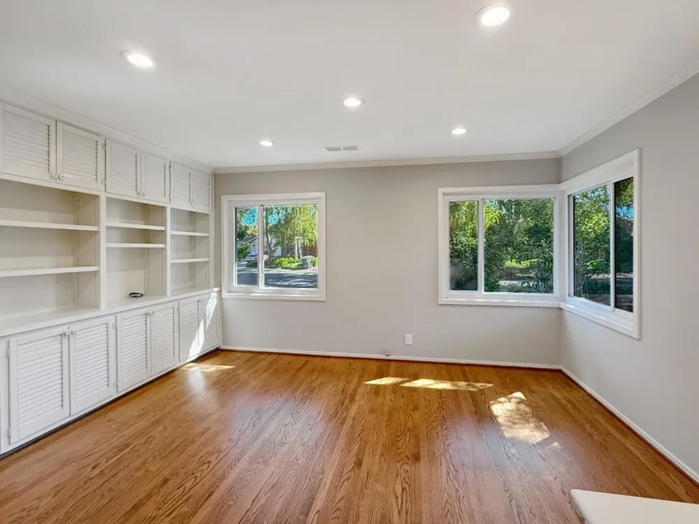 527 Hilbar Lane Palo Alto, CA 94303