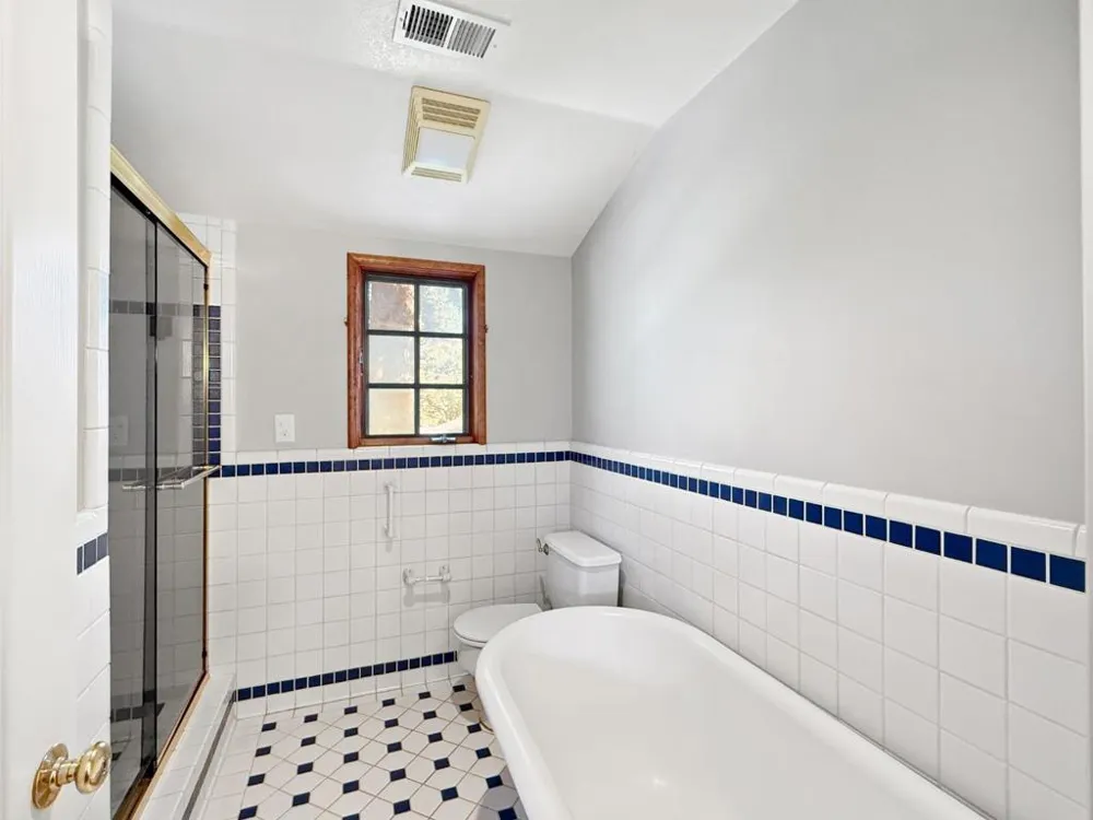 527 Hilbar Lane Palo Alto, CA 94303