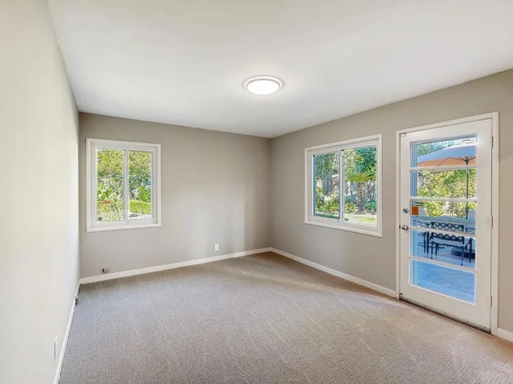 527 Hilbar Lane Palo Alto, CA 94303