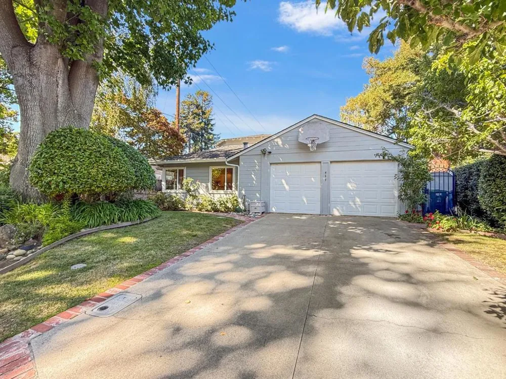 527 Hilbar Lane Palo Alto, CA 94303