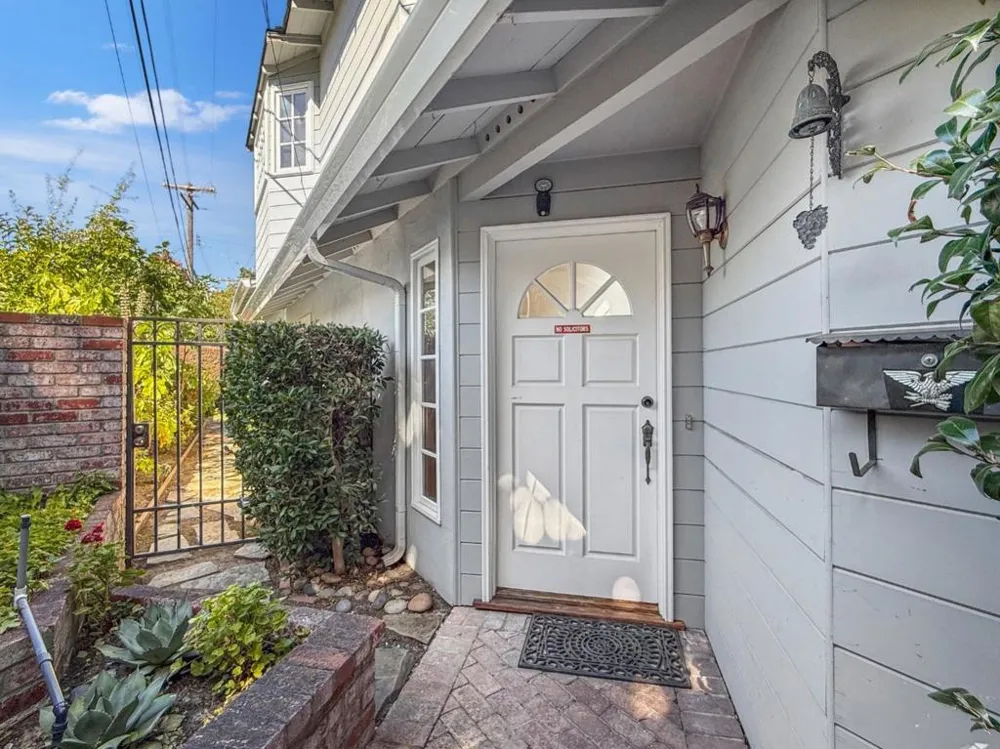527 Hilbar Lane Palo Alto, CA 94303