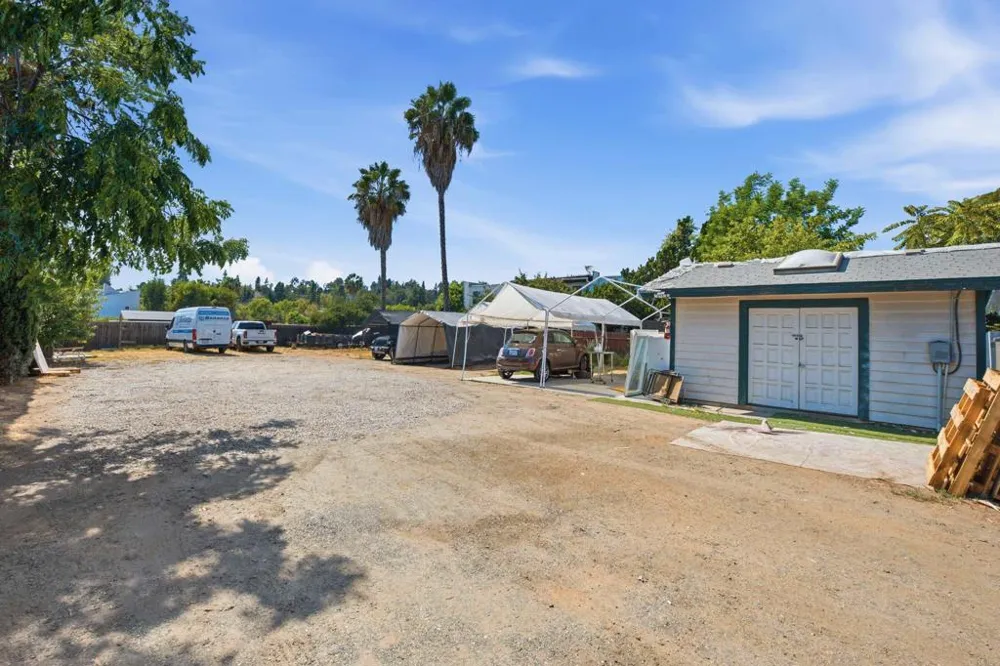 1045 Escondido Boulevard Escondido, CA 92026