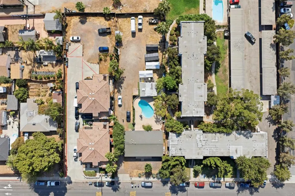 1045 Escondido Boulevard Escondido, CA 92026