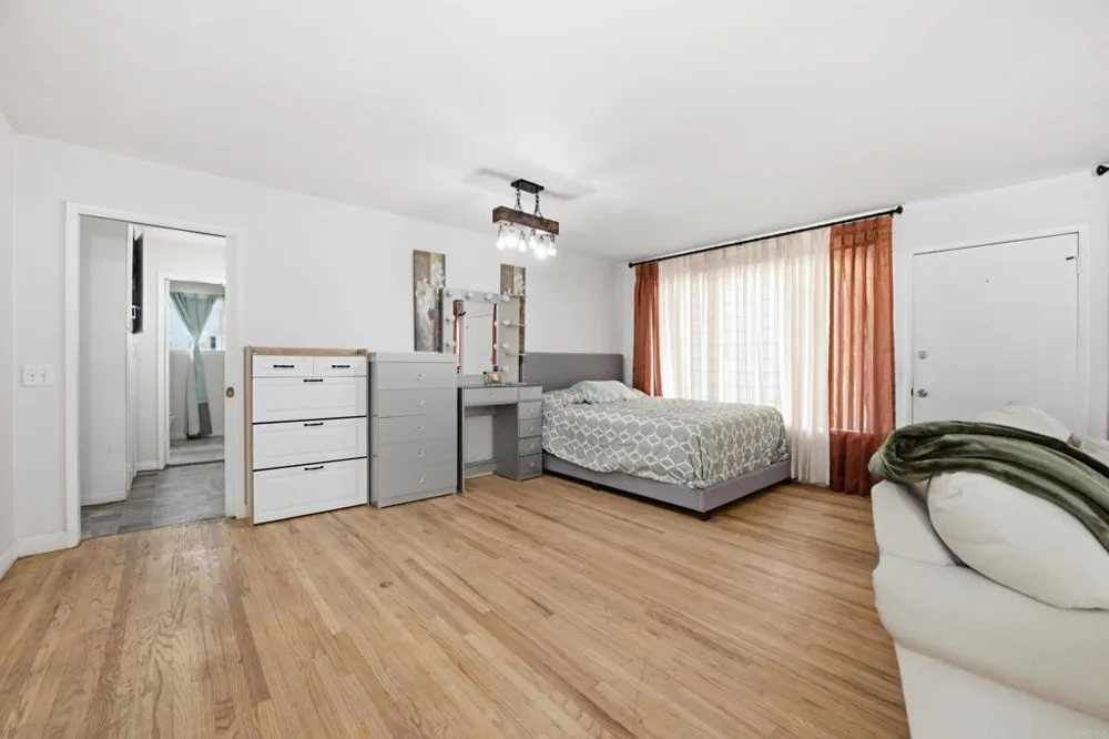 1045 Escondido Boulevard Escondido, CA 92026
