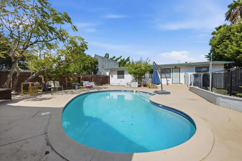 1045 Escondido Boulevard Escondido, CA 92026
