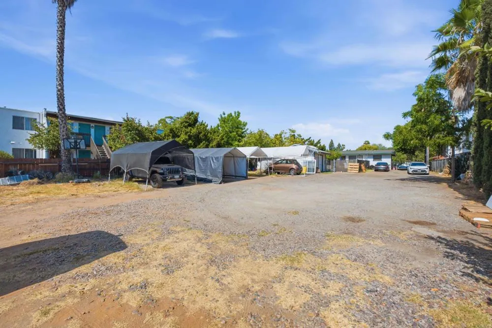 1045 Escondido Boulevard Escondido, CA 92026