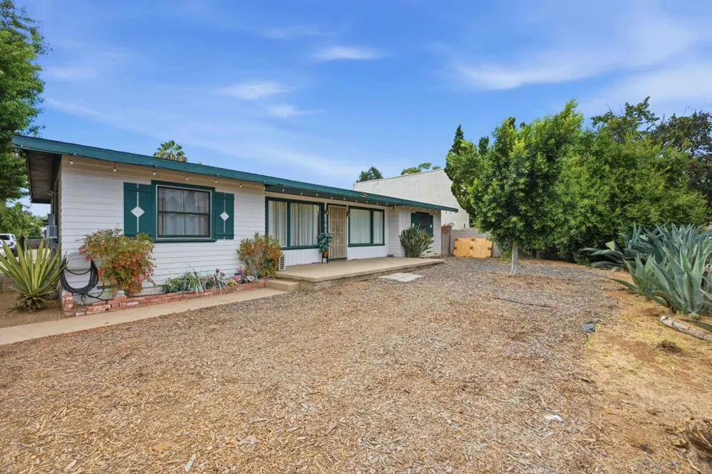 1045 Escondido Boulevard Escondido, CA 92026