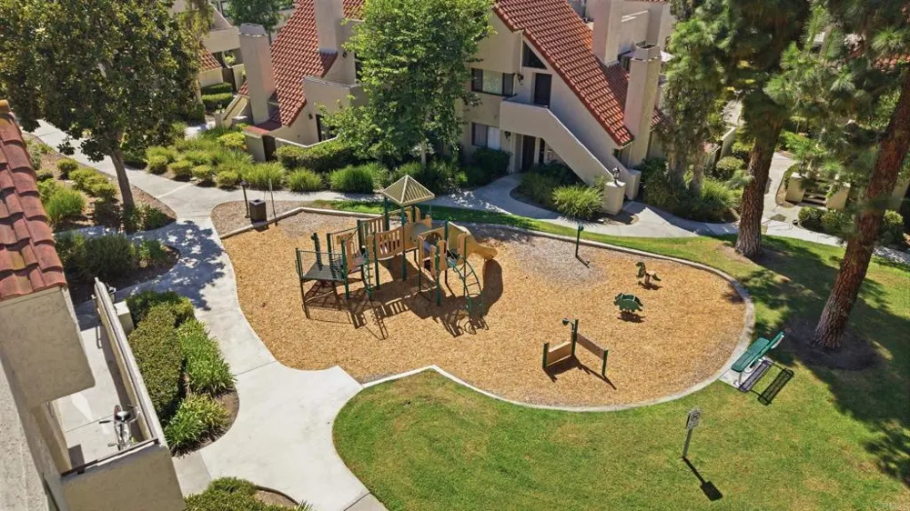 17905 Caminito Pinero #263 San Diego, CA 92128
