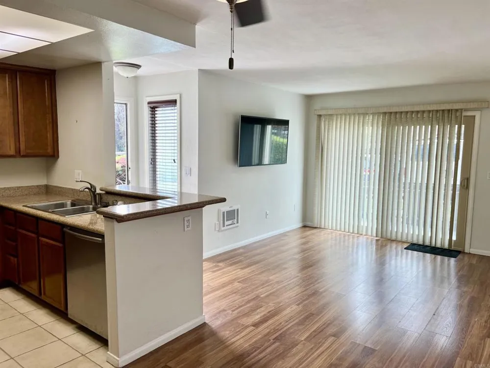 432 Edgehill Lane #41 Oceanside, CA 92054