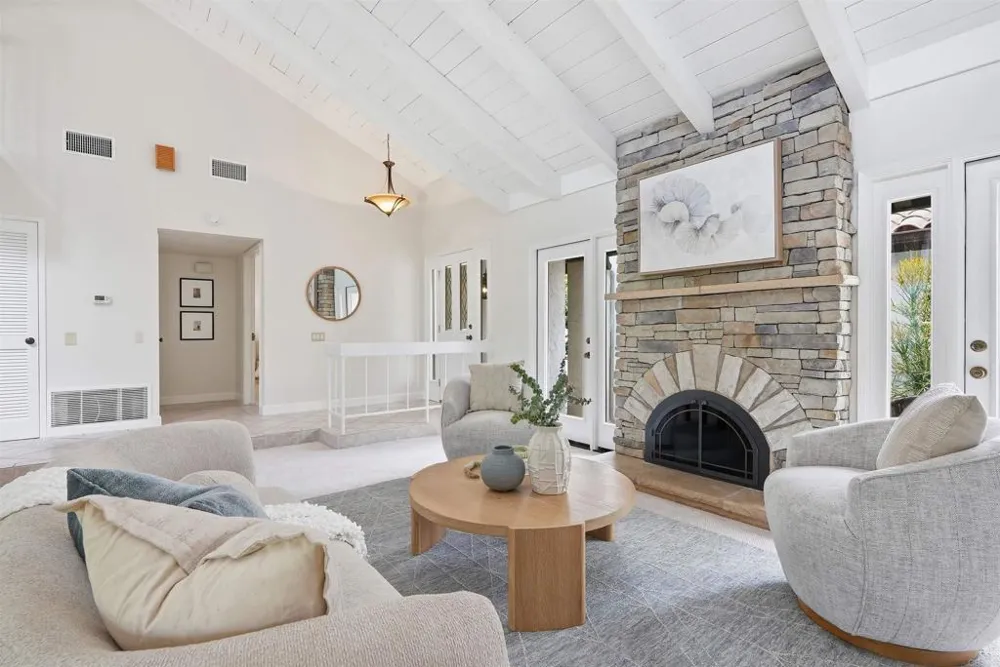 624 Camino Catalina Solana Beach, CA 92075