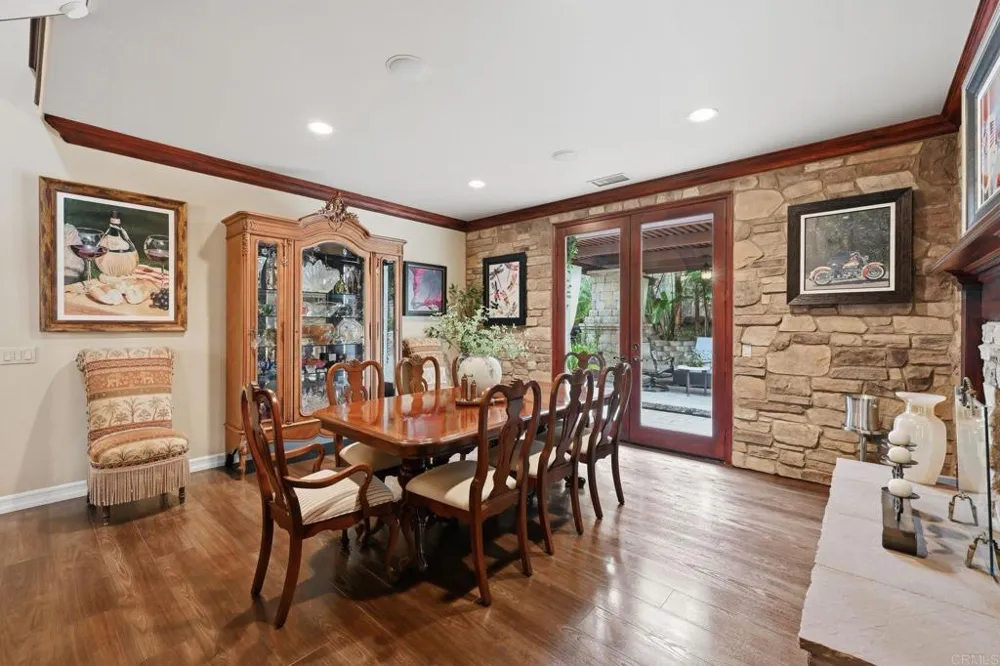 6532 Corintia St Carlsbad, CA 92009
