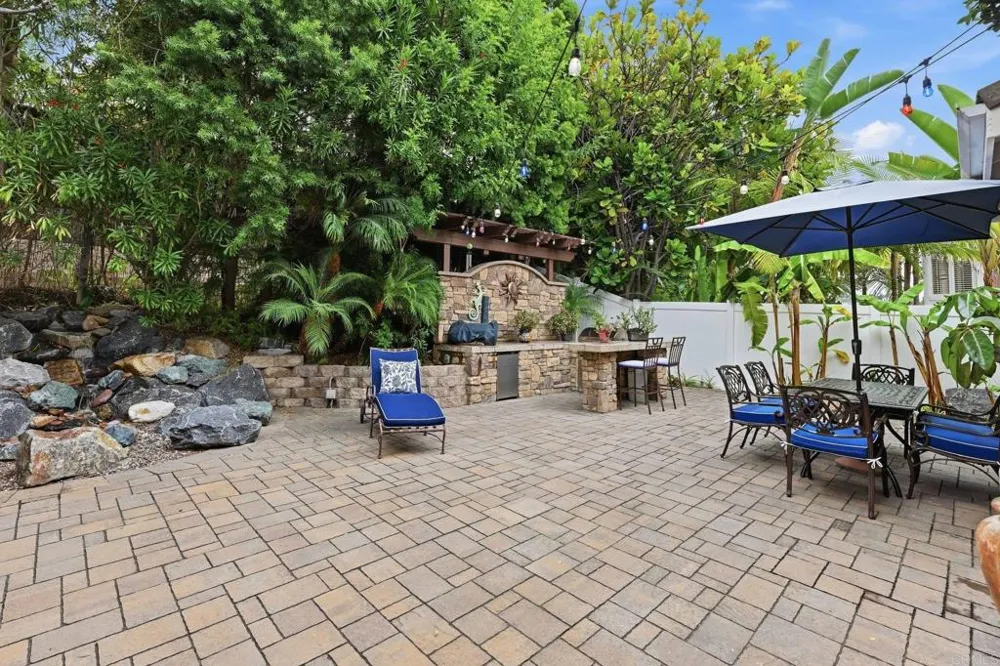 6532 Corintia St Carlsbad, CA 92009