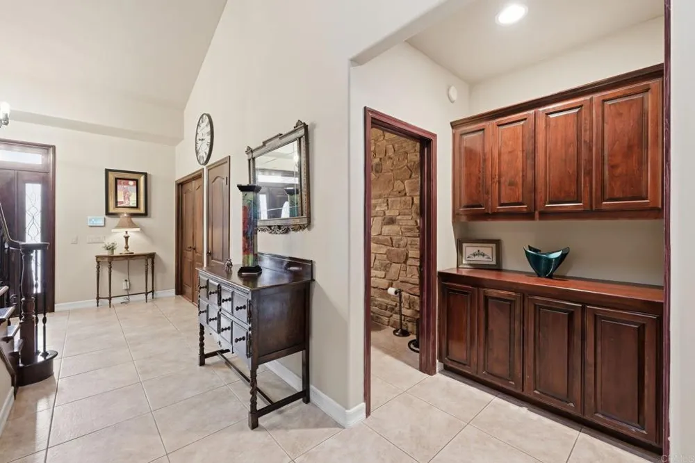 6532 Corintia St Carlsbad, CA 92009