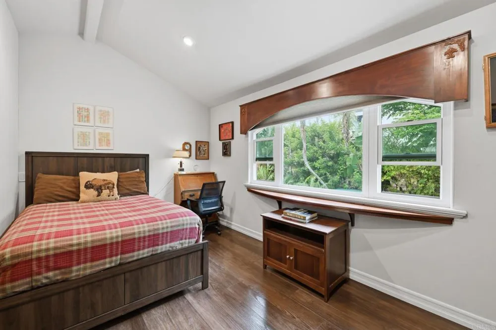 6532 Corintia St Carlsbad, CA 92009