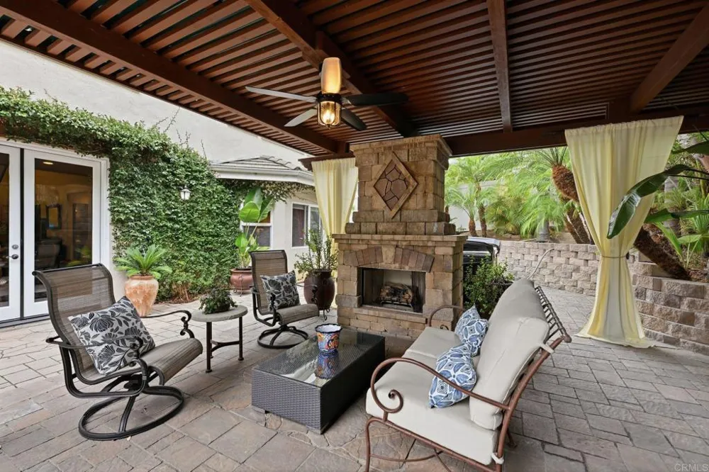 6532 Corintia St Carlsbad, CA 92009