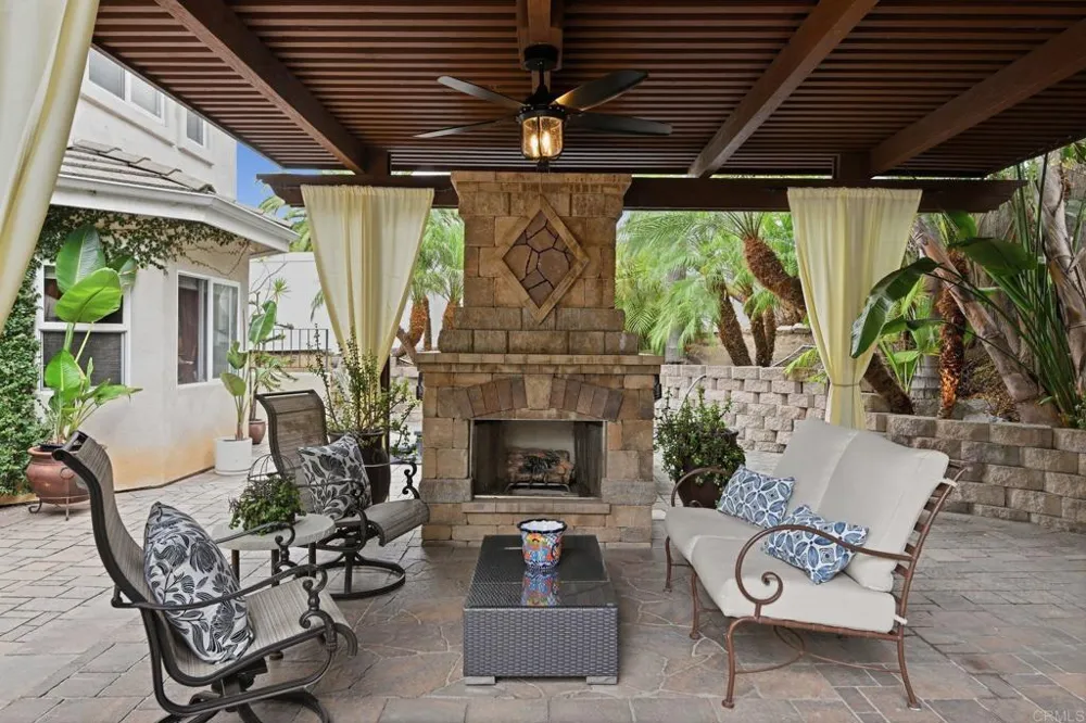6532 Corintia St Carlsbad, CA 92009