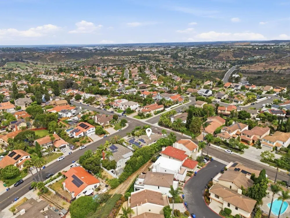 6532 Corintia St Carlsbad, CA 92009