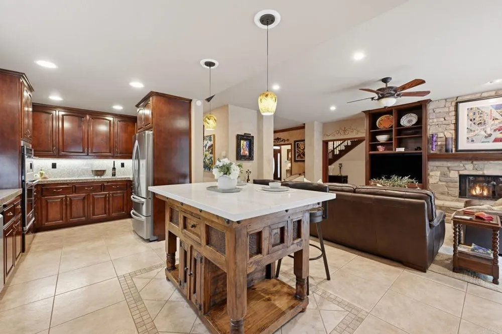 6532 Corintia St Carlsbad, CA 92009
