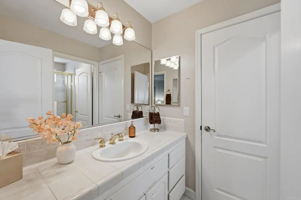 6532 Corintia St Carlsbad, CA 92009
