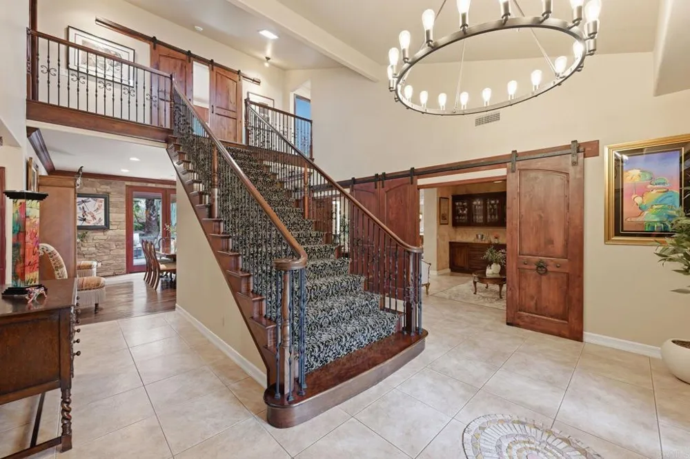 6532 Corintia St Carlsbad, CA 92009