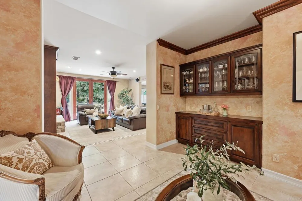6532 Corintia St Carlsbad, CA 92009