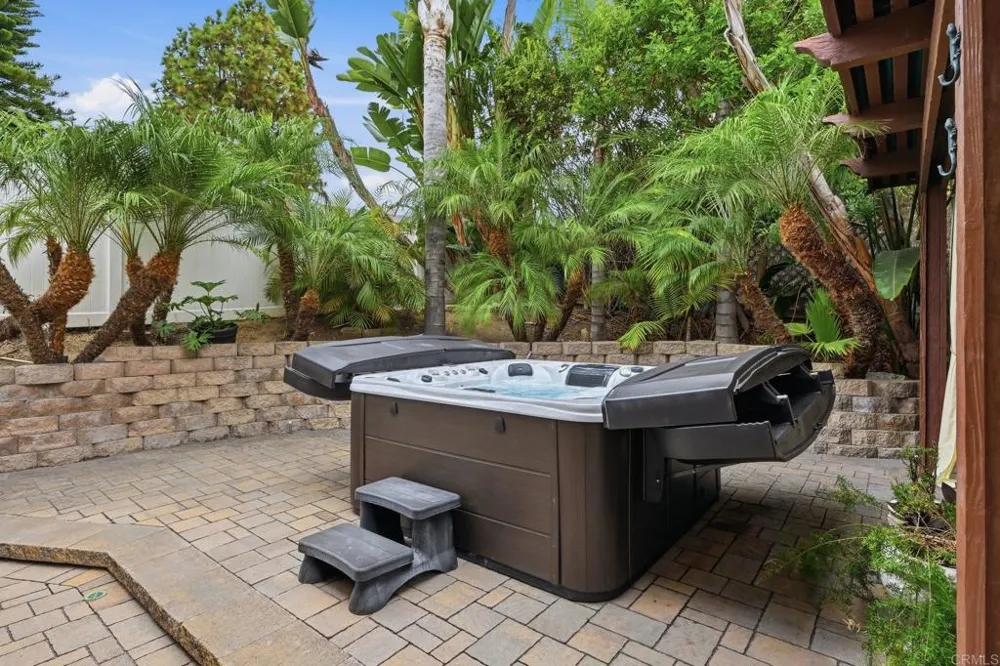 6532 Corintia St Carlsbad, CA 92009