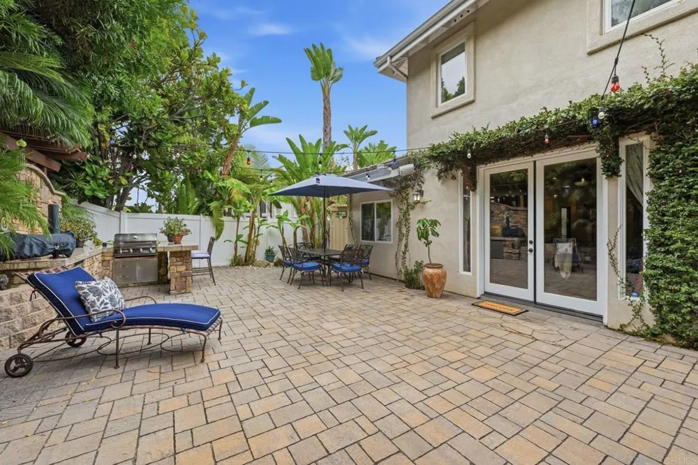 6532 Corintia St Carlsbad, CA 92009
