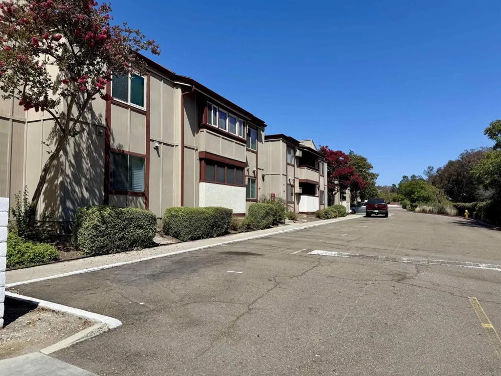 5473 Adobe Falls Rd- #16 San Diego, CA 92120