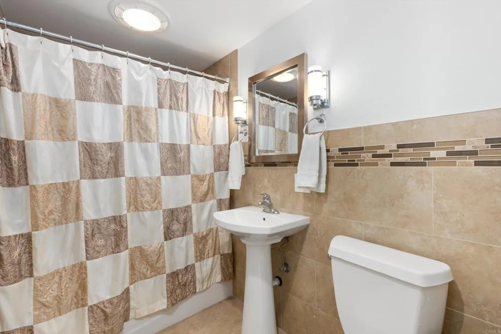 2125 Walnut Lane Vista, CA 92084