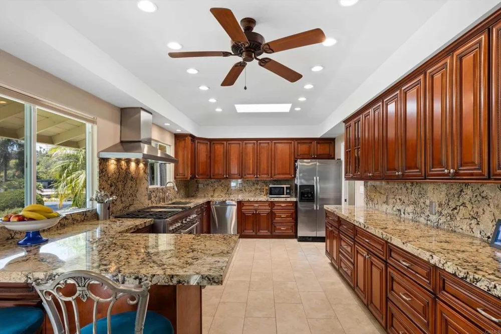 2125 Walnut Lane Vista, CA 92084