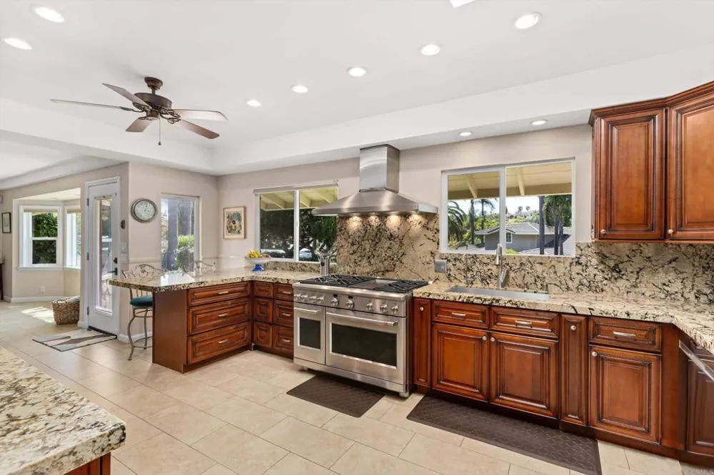 2125 Walnut Lane Vista, CA 92084