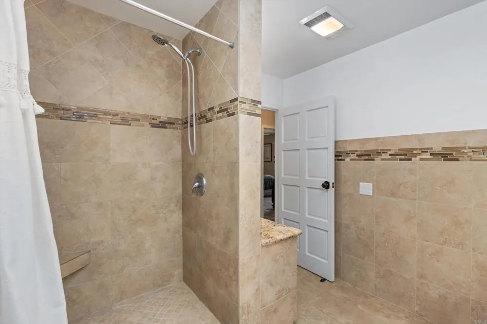 2125 Walnut Lane Vista, CA 92084