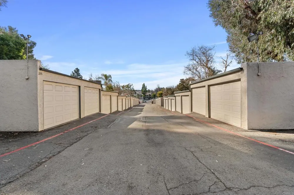 341 Melrose Drive Vista, CA 92083