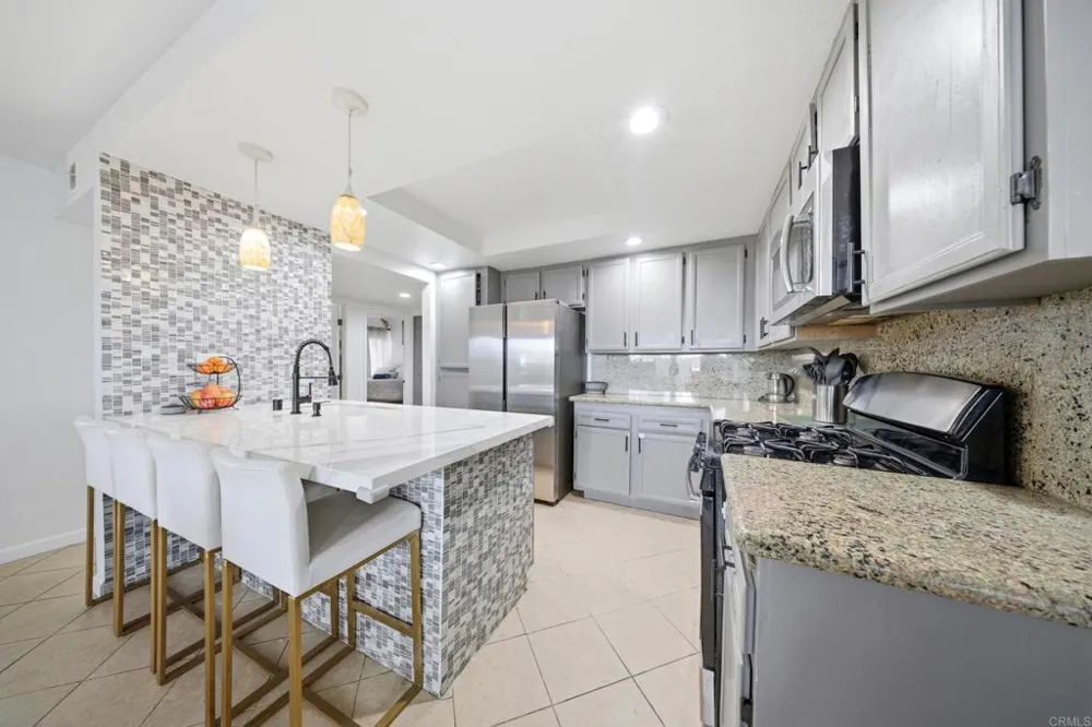 341 Melrose Drive Vista, CA 92083
