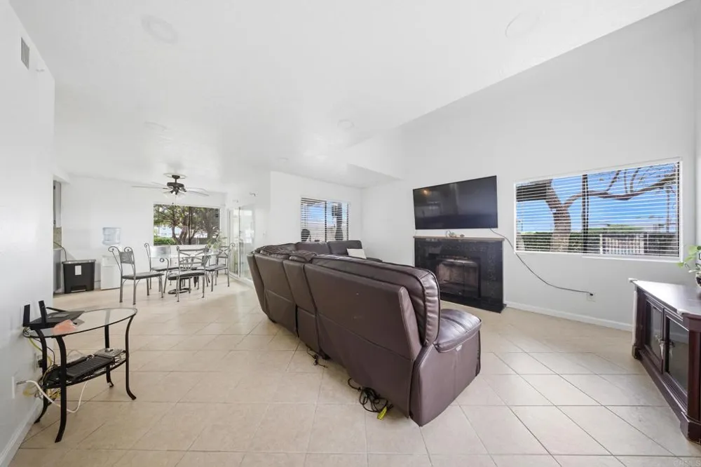 341 Melrose Drive Vista, CA 92083