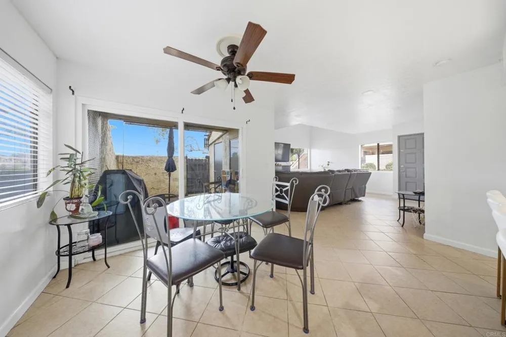 341 Melrose Drive Vista, CA 92083
