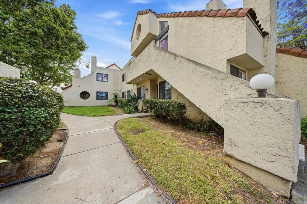 341 Melrose Drive Vista, CA 92083