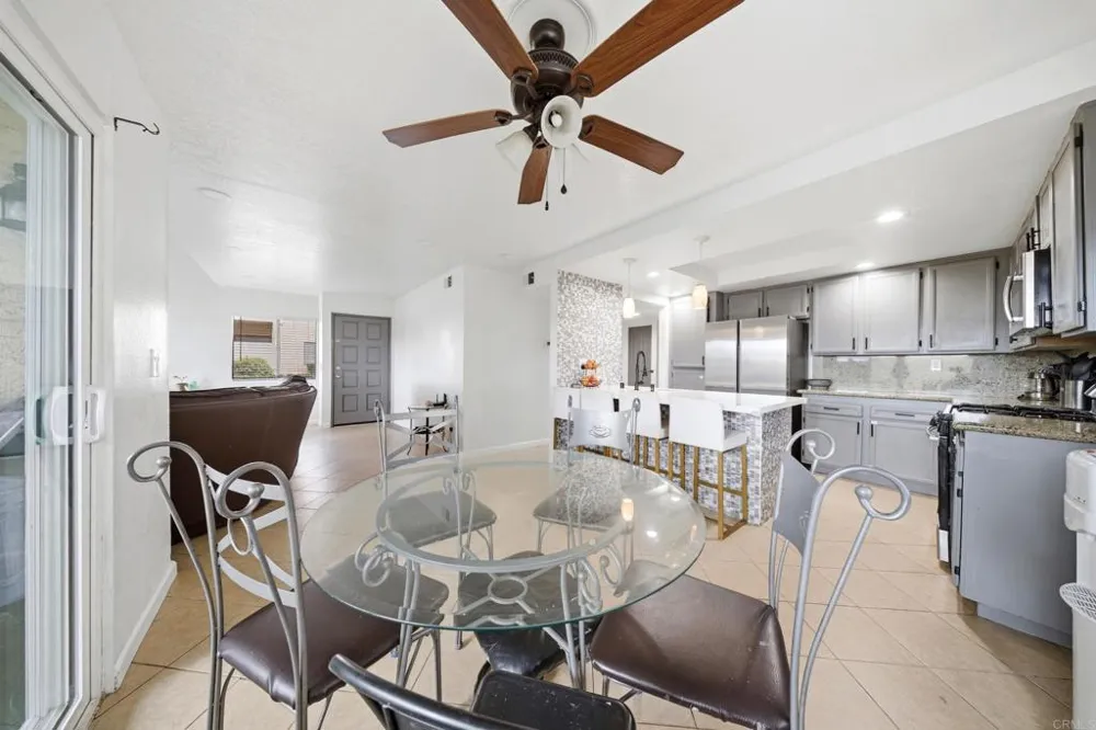 341 Melrose Drive Vista, CA 92083