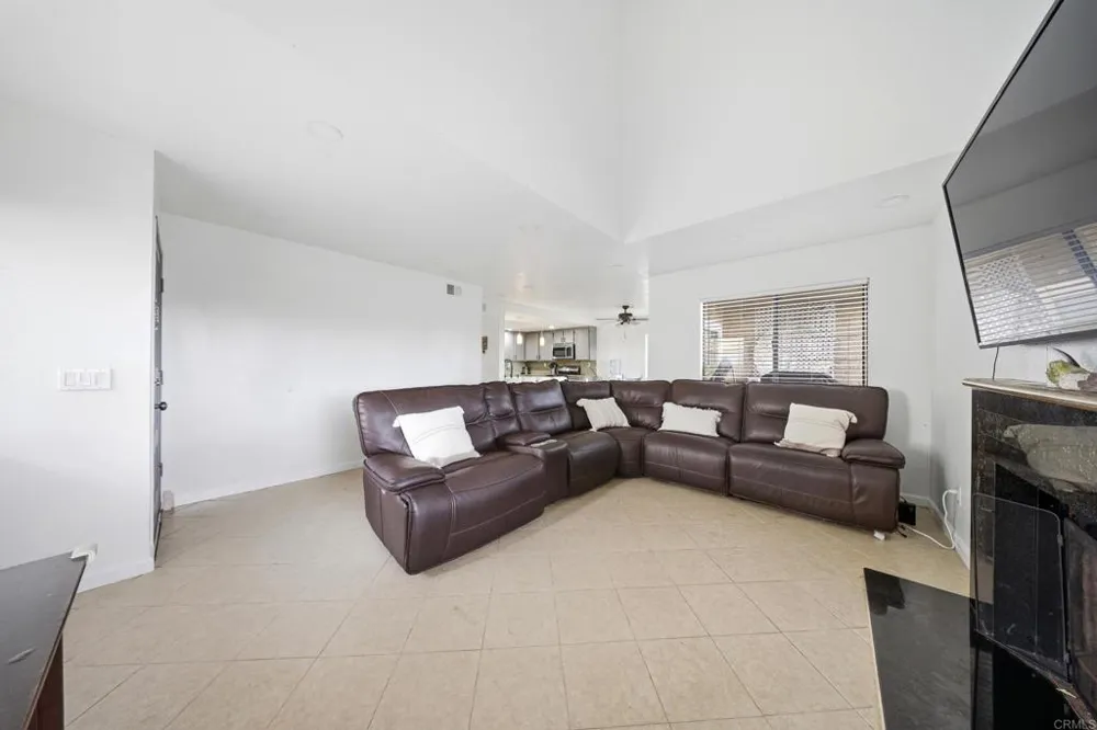 341 Melrose Drive Vista, CA 92083