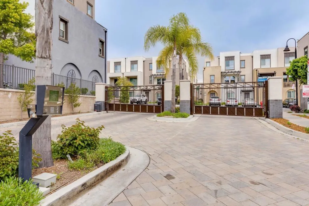 2227 Solara Lane Vista, CA 92081