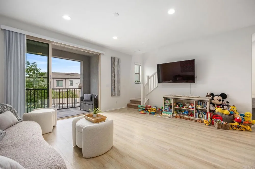 2227 Solara Lane Vista, CA 92081